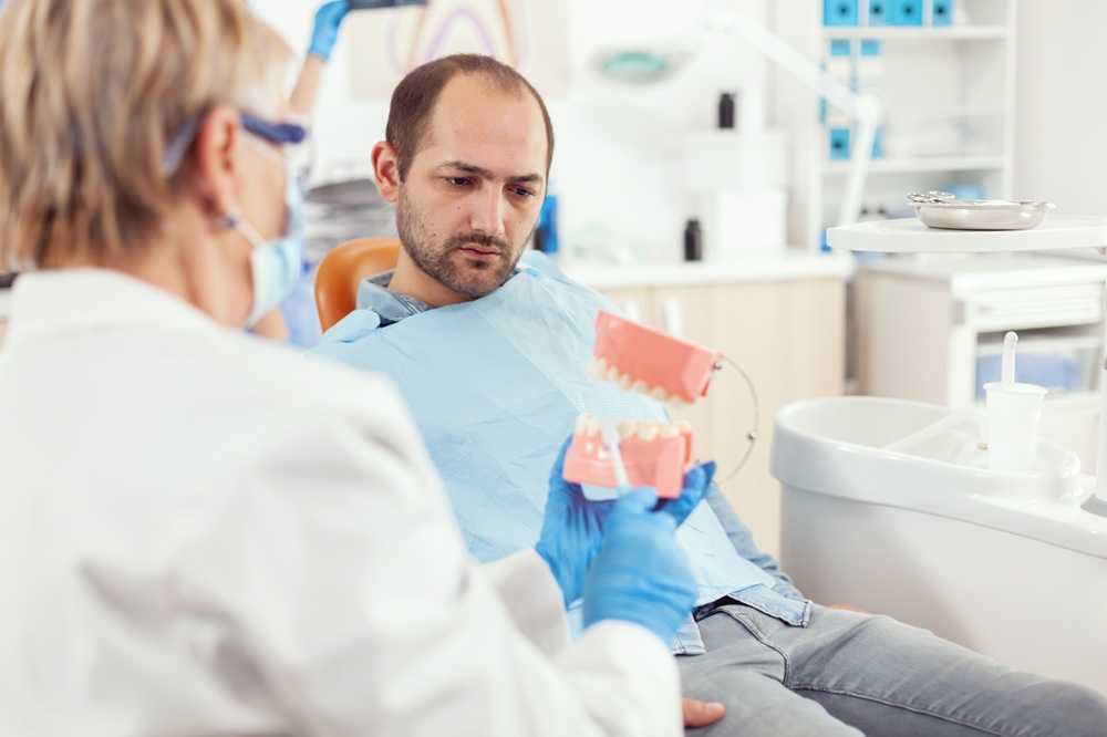 Guide-to-Replacing-Missing-Teeth