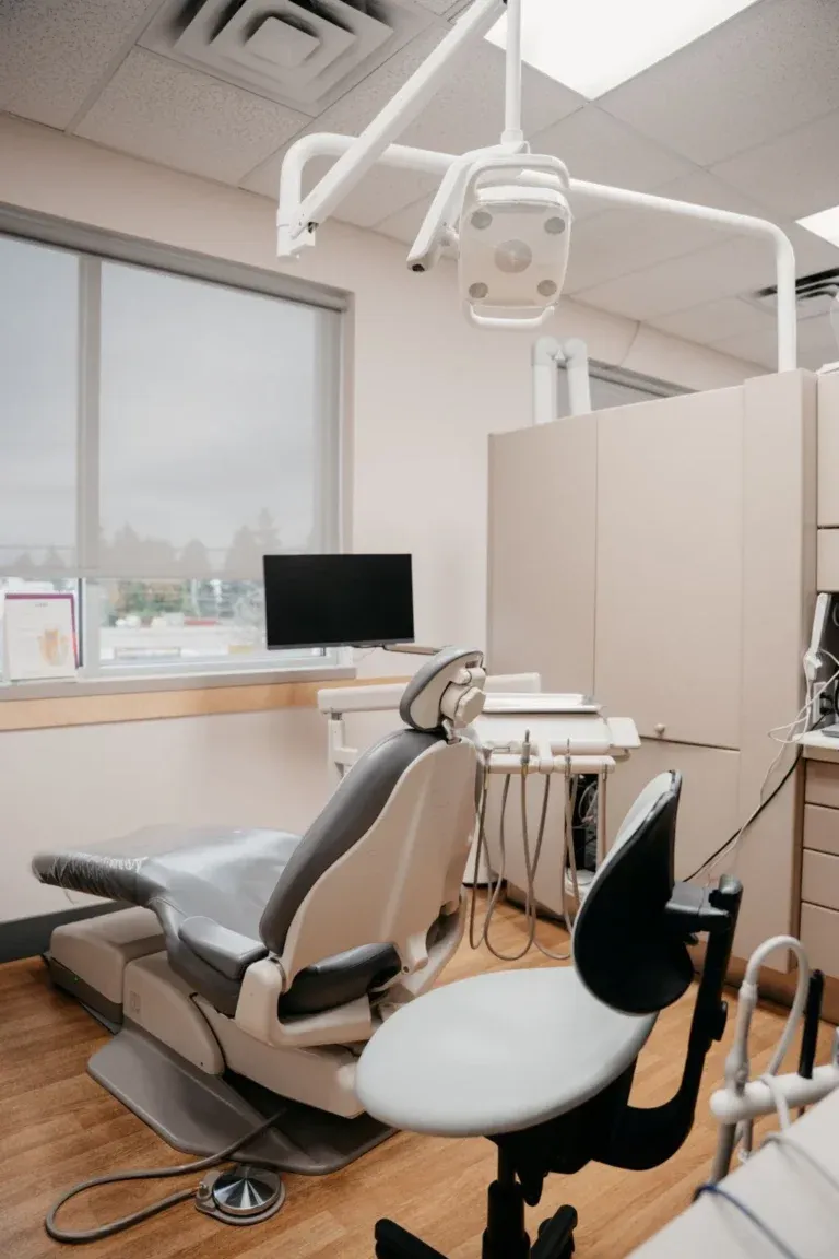 dental-clinic-near-me-768x1152